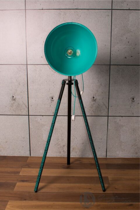 Vomo, the upcycled loft lamp