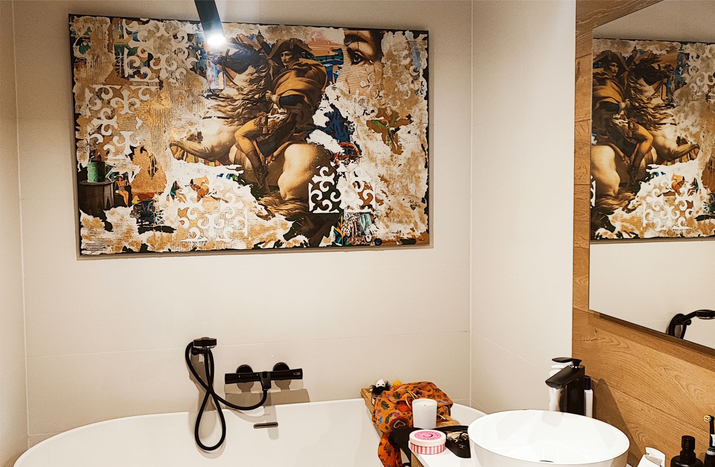 Lovas kép fürdőszobában